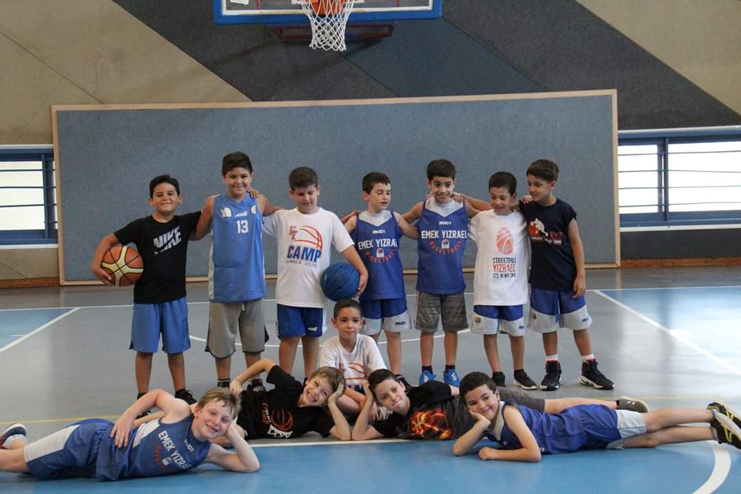 מחנות קט סל וכדורסל לילדי העמק בחופש הגדול