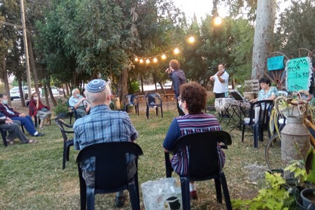 אירוע לוותיקים בשדה יעקב