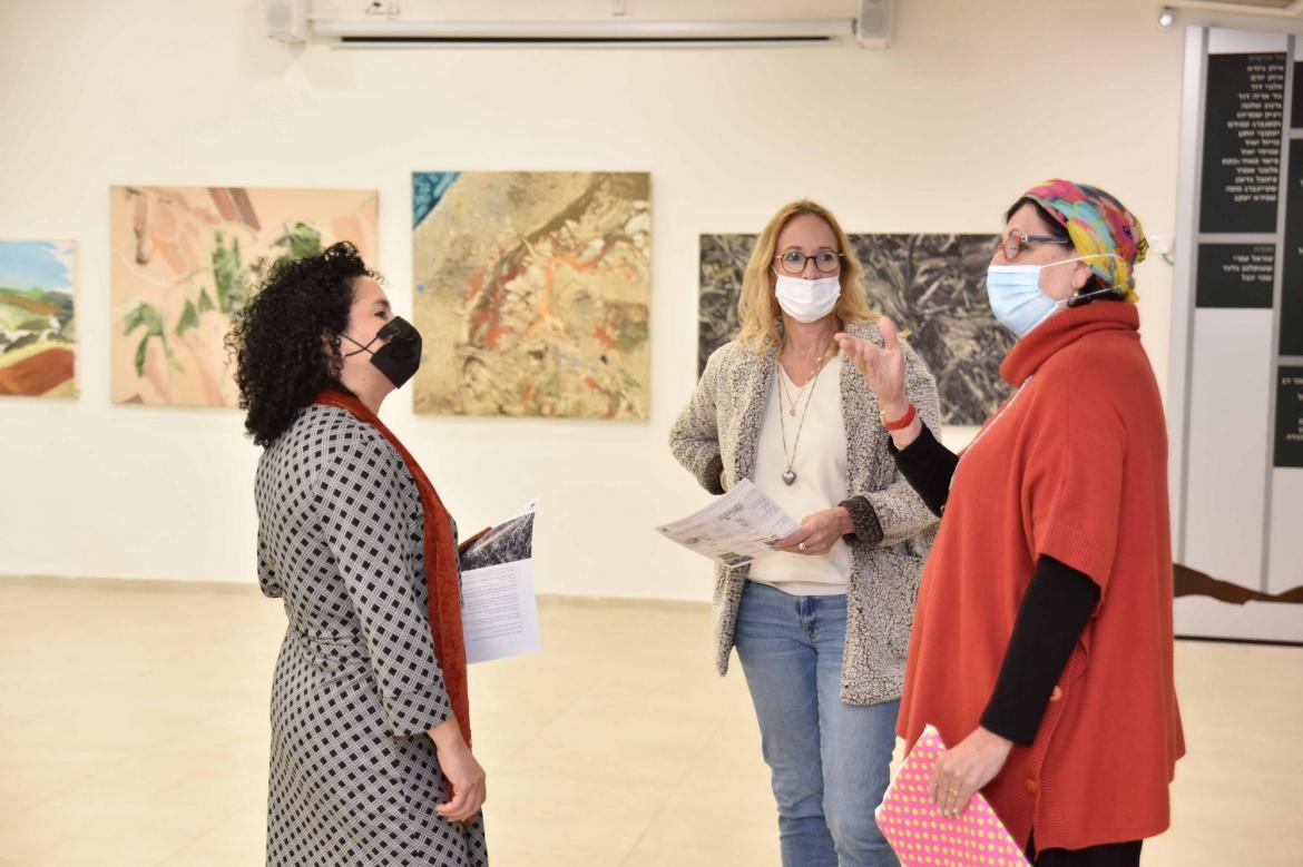 ליאורה לוי, דליה אייל ורחלי אבידב