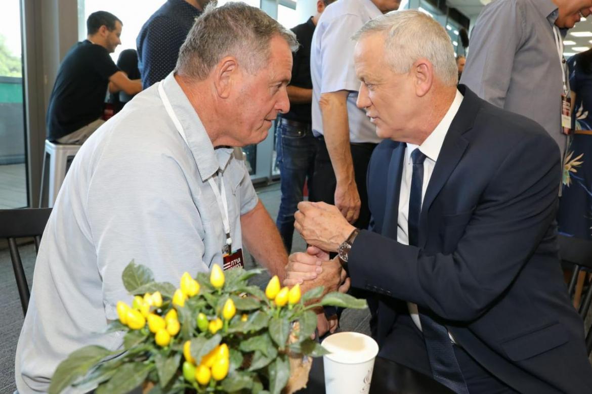 שר הביטחון בני גנץ וראש המועצה אייל בצר