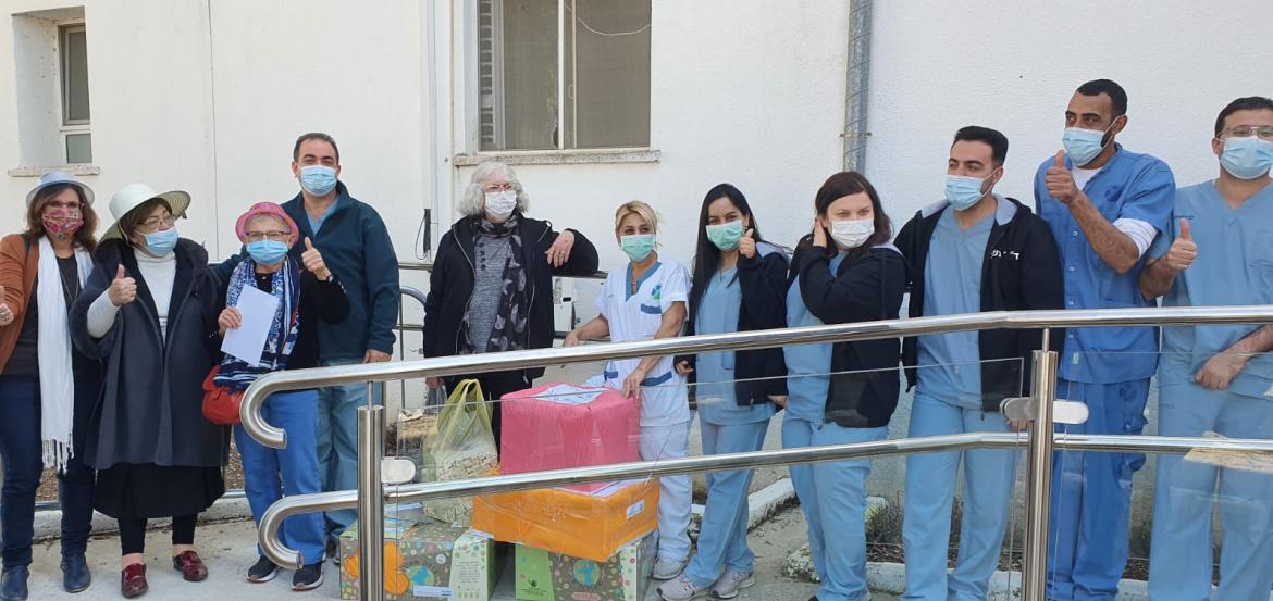 מחוות הוותיקים למלאכים בלבן