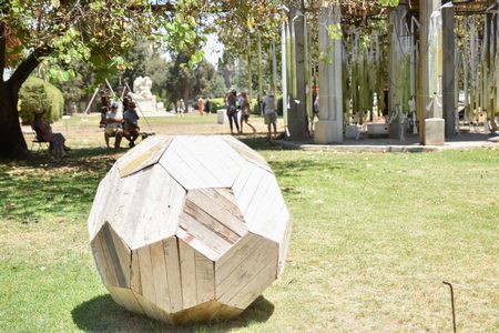 פסל בתערוכה 'כמו אירופה'