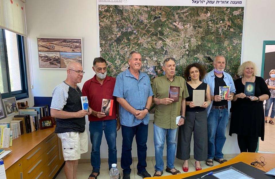 טקס הענקת מלגות סופרים בלשכת ראש המועצה