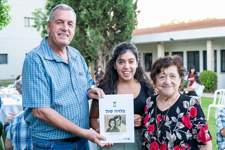 פרויקט סיפורי חיים - ראש המועצה עם ותיקה וסטודנטית