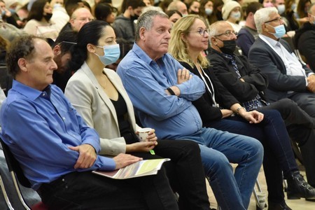 סגנית ראש המועצה דליה אייל, ראש המועצה אייל בצר, מנכל המכללה שרי לוי, נשיא המכללה יצחק הרפז