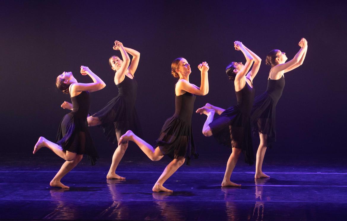 בנות מגמת המחול בית האמנויות