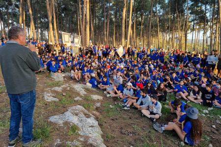ראש המועצה עם החניכים בטיול לשכבות ד'-ו'
