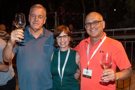 ראש המועצה אייל בצר עם עינת דורון יצחקי