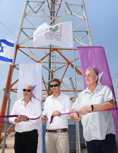 שר התקשורת, ראש המועצה ומנכל סלקום