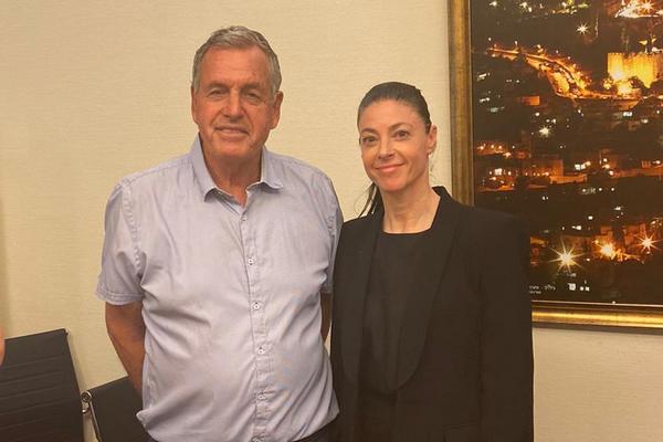 ראש המועצה עם שרת התחבורה