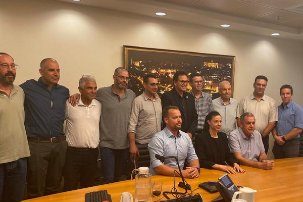 ראשי הרשויות עם שרת התחבורה