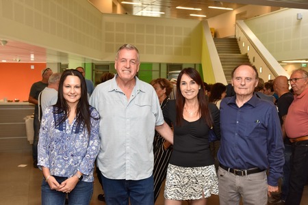 מימין לשמאל- נשיא המכללה- פרופ' יצחק הרפז, מנהלת הקתדרה- ריקי שמעוני, ראש המועצה- אייל בצר ומנהלת אגף קהילה ורווחה במועצה- לי יהב