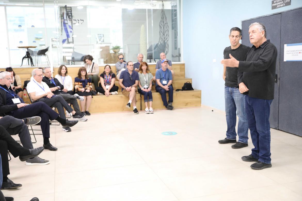 ראש המועצה אייל בצר ודר' גיא חץ