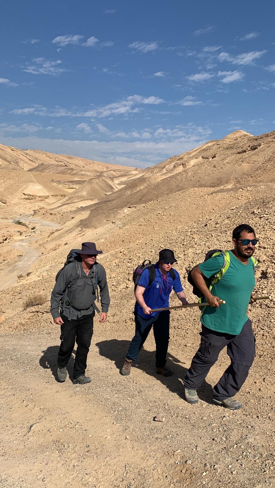 גיא שכטר עם הטרקר