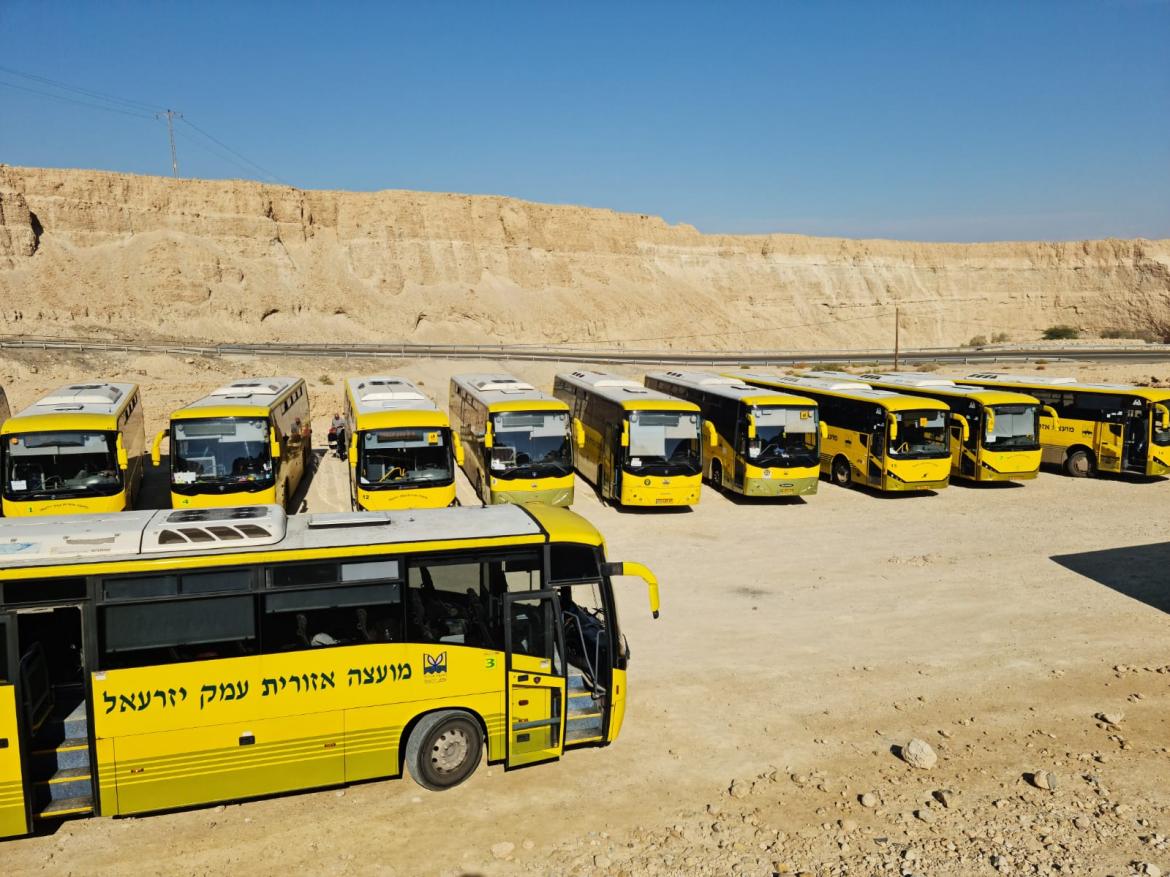אוטובוסים של המועצה במסע ז-ח דרום