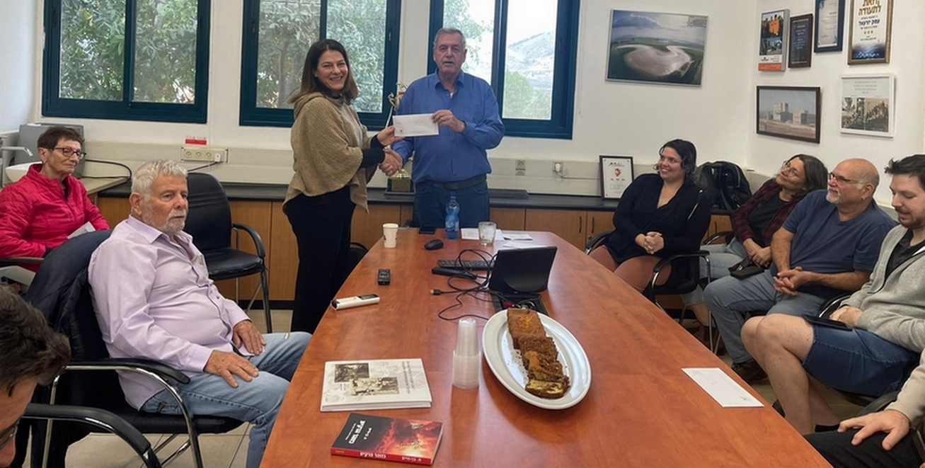 טקס הענקת מלגות לסופרות וסופרים במועצה