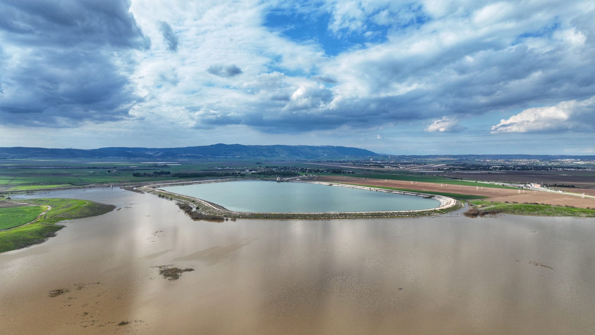 צילום של אגם כפר ברוך