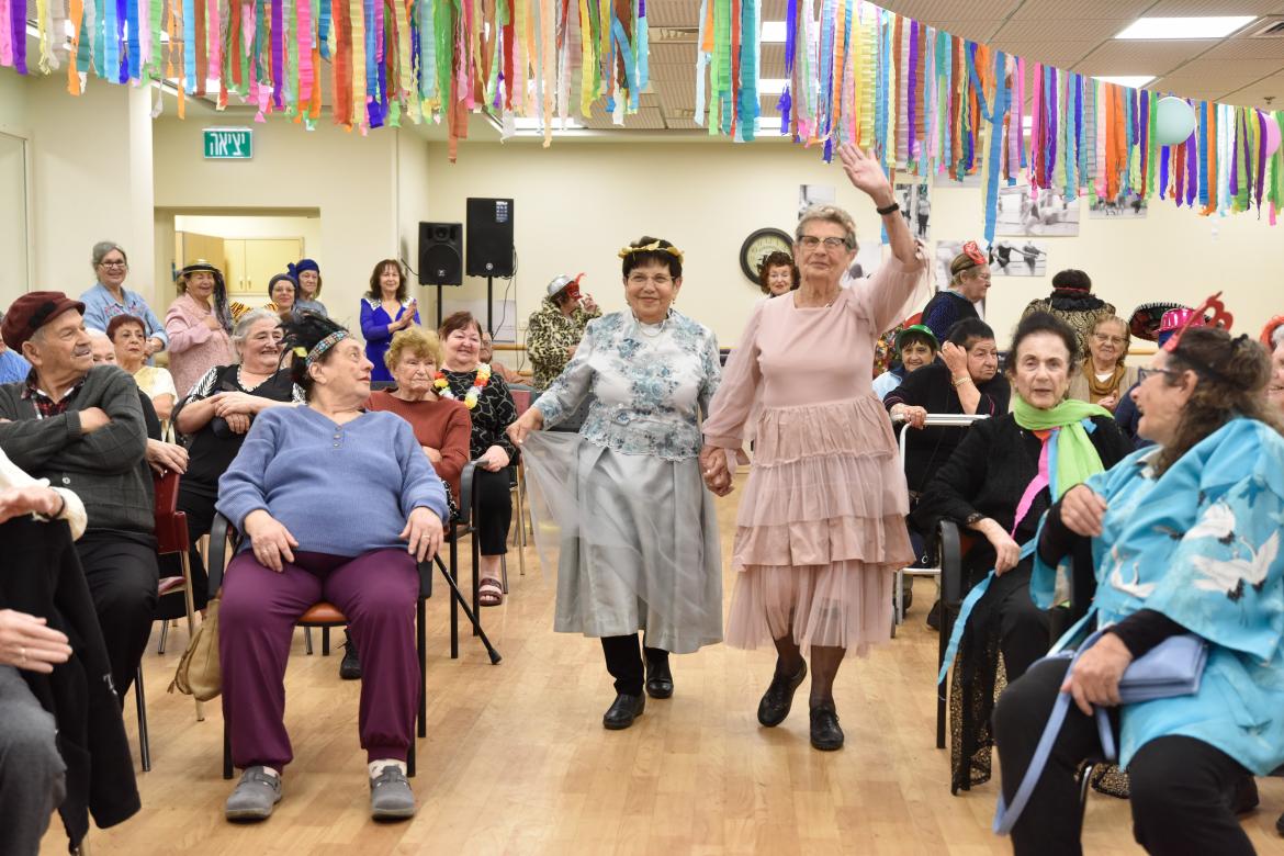 תצוגת אופנה - ותיקים