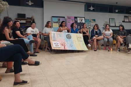 משתתפות במפגש נשים רב-דורי