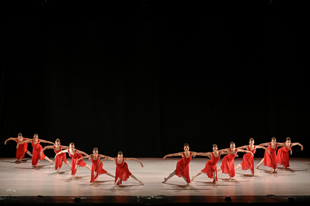 מופע הסיום של מגמת המחול בבית האמנויות עמק יזרעאל 