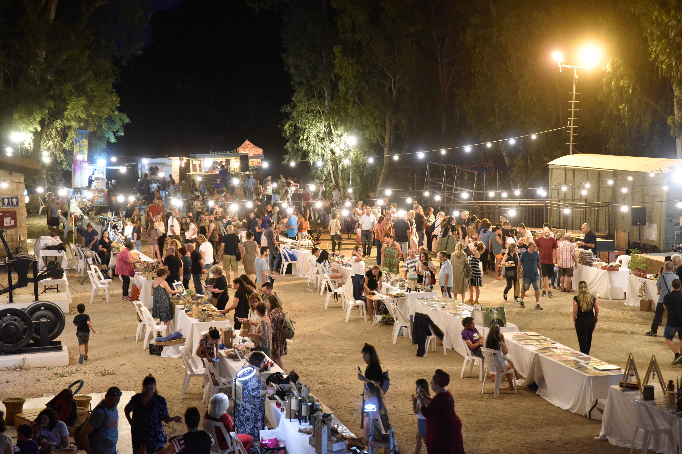 יריד תתחדשוק, תחנת רכבת העמק כפר יהושע