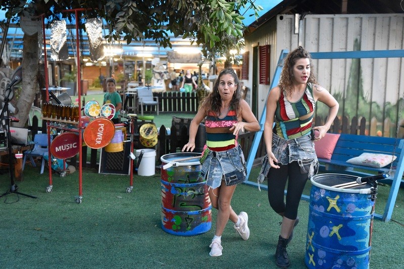 שחקניות בפסטיבל המשפחות המיוחדות