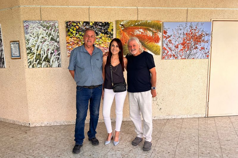 איייל בצר, ריקי שמעוני ומרצה בקתדרה