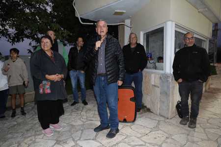 ראש המועצה, אייל בצר, מברך באירוע חנוכת קו 68 בתמרת