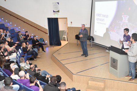 קבוצת הרובוטיקה פותחת עונת פעילות חמישית