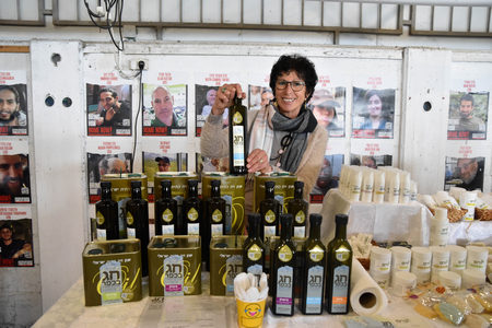 דוכן ביריד האיכרים 