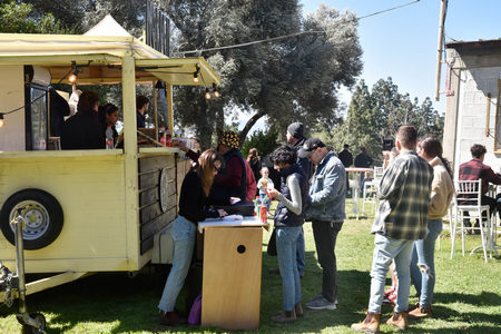 דוכן ביריד האיכרים 