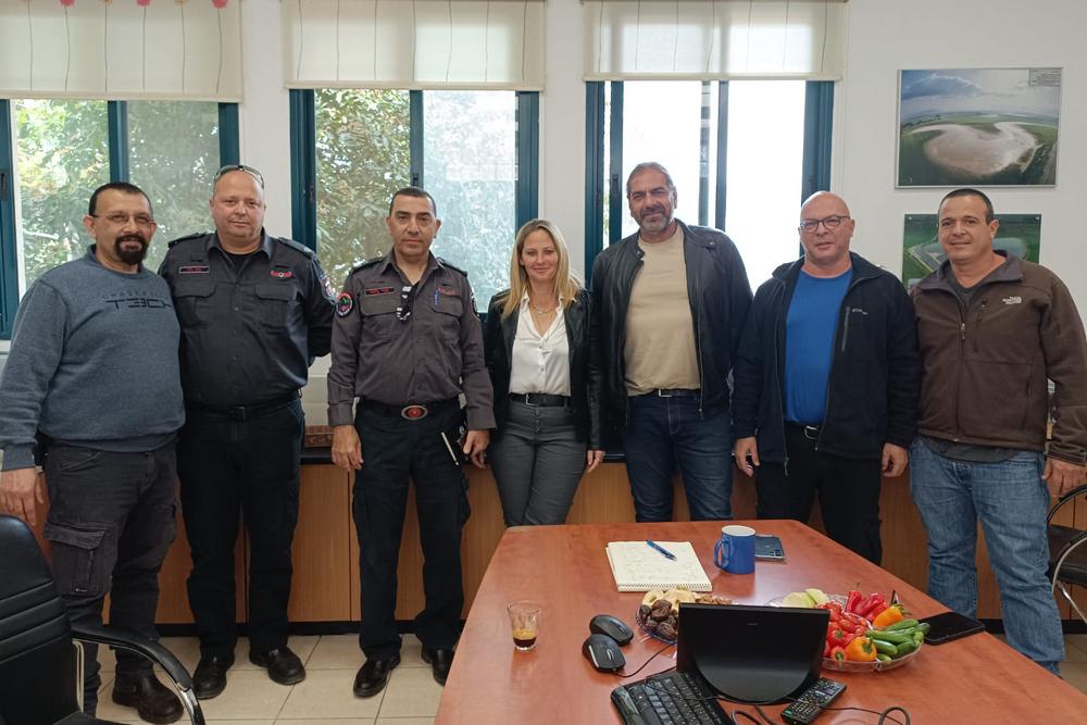 ראשת המועצה בפגישה עם מפקד תחנת כבאות והצלה עפולה, צוות הביטחון והתפעול במועצה ראשת המועצה בפגישה עם מפקד תחנת כבא עפולה