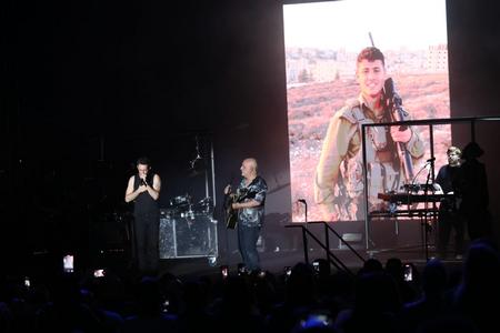 עברי לידר בהופעה