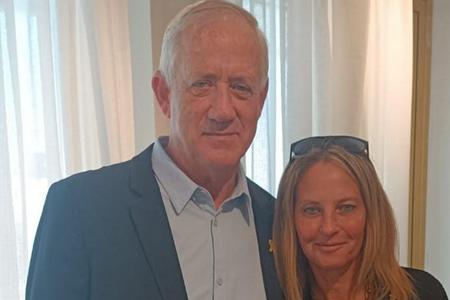 שלומית שיחור רייכמן - ראשת המועצה עם חבר הכנסת בני גנץ שלומית שיחור רייכמן - ראשת המועצה עם חבר הכנסת בני גנץ