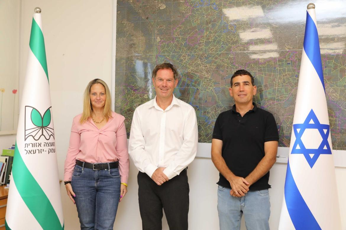 ראשת המועצה, הסגן שלה והיועץ המשפטי של היזרעאלים