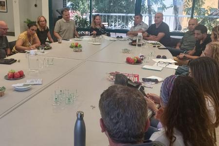 פגישה עם קקל