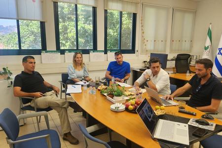 פגישה עם שר התפוצות