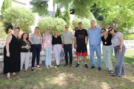 שלומית שיחור רייכמן, ראשת המועצה בביקור בקייטנת כיף מיוחד לי בעמק 