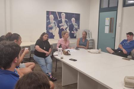 פגישה עם שינשינים של התנועה החדשה