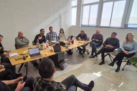 בישיבה החודשית של ראשי הרשויות בנושא המאבק בהקמת שדה התעופה