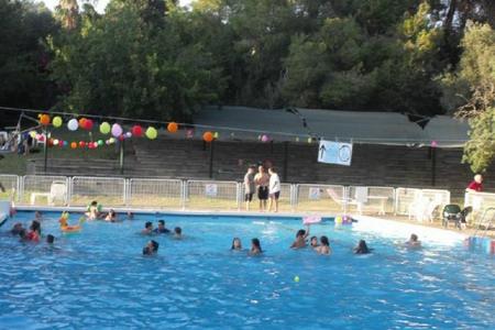 פעילות בבריכה בקיבוץ גניגר