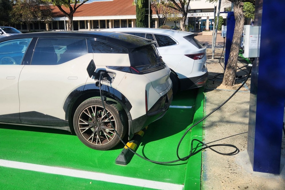 עמדות טעינה חדשות