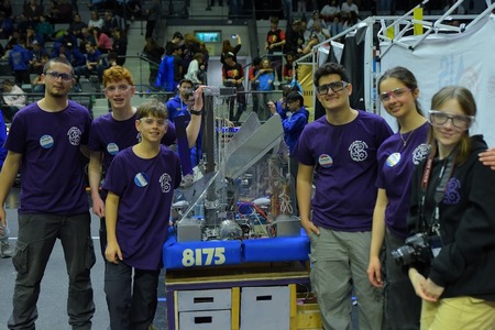 קבוצת הרובוטיקה של עמק יזרעאל PIECE OF MIND 8175