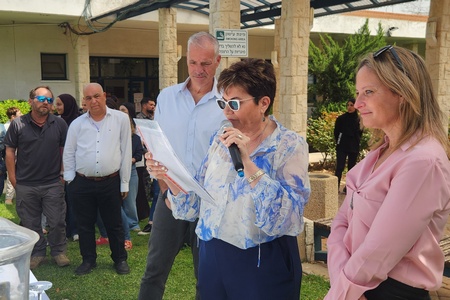 הרמת כוסית לעובדות ועובדי המועצה