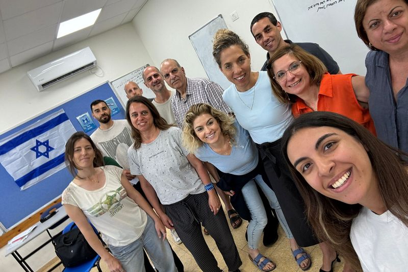 מורים ומורות בבית הספר עמקים תבור