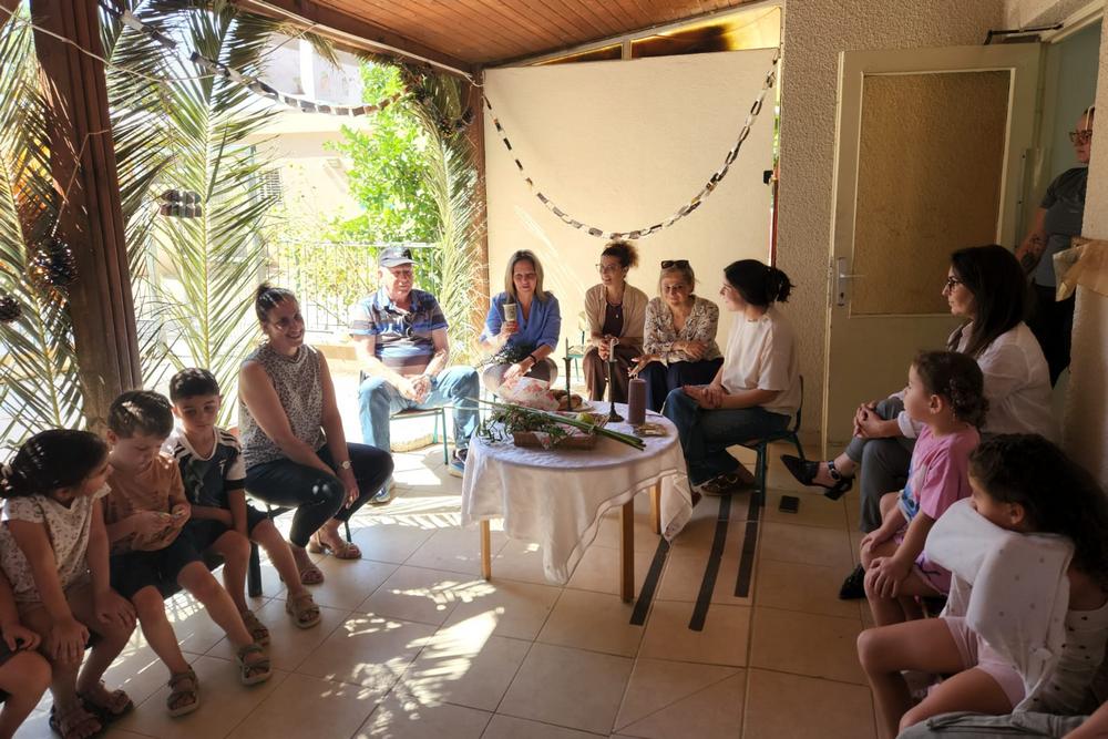 בסכוה בגן הילדים בגבת