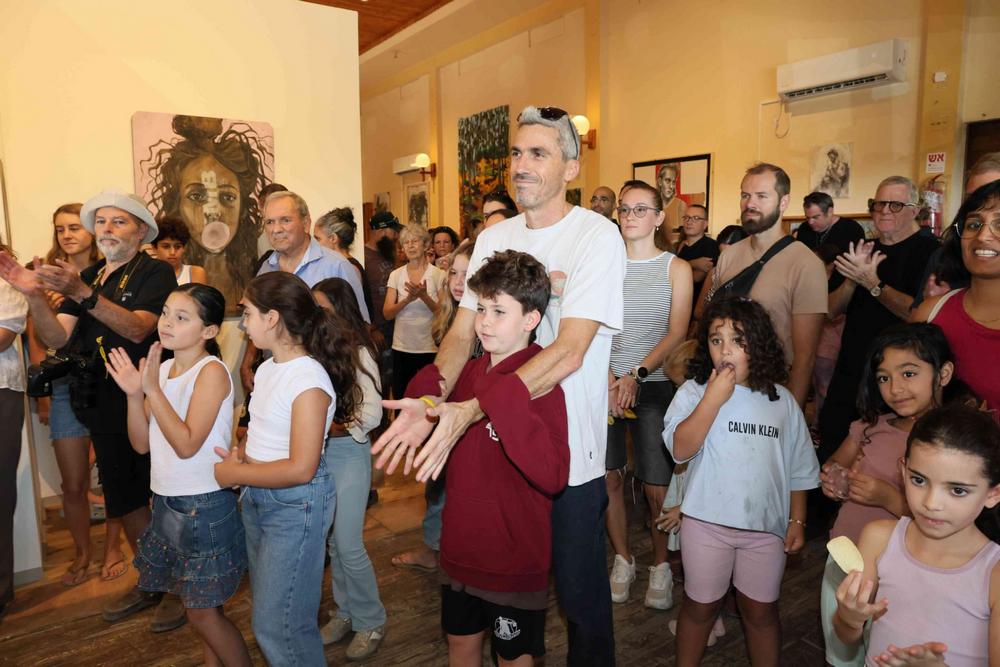 ילדים וילדות בהשקת תכנית העמק לילדים.ות יוצרים.ות