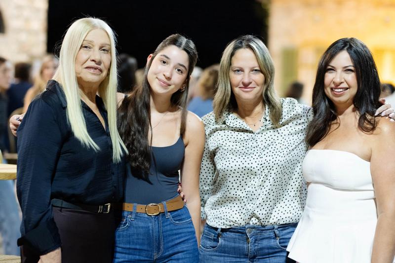 תצוגת אופנה קהילתית להעלאת מודעות לסרטן השד