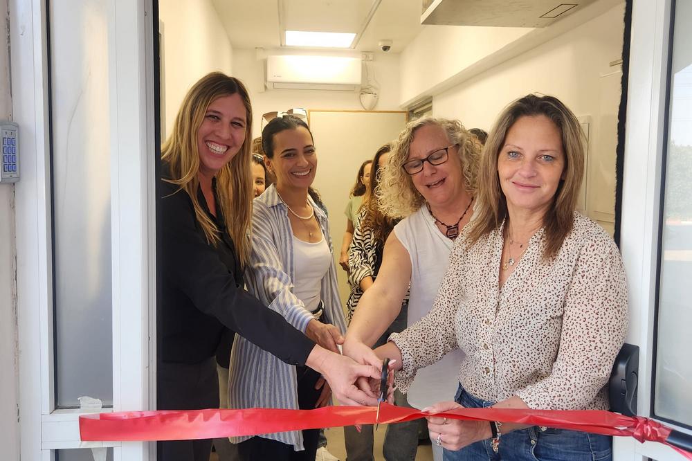 גזירת סרט במרכז טיפולי חדש לנפגעות ונפגעי פגיעה מינית 