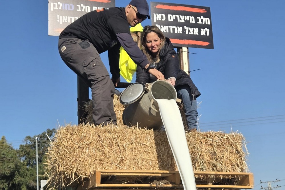 ראשת המועצה במחאת החקלאים.ות והרפתנים.ות בצומת מגידו